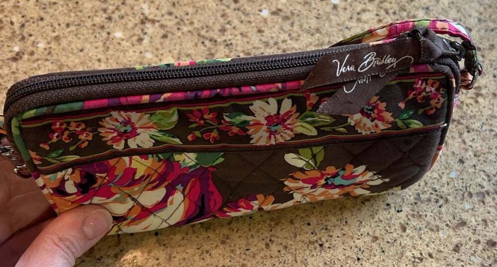 Vera Bradley brown floral zippered wristlet, 8“ x 4“ x 2“ - Picture 4 of 6